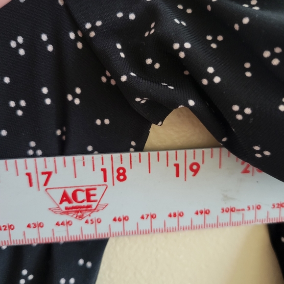 Sale 4/$25 Anne Klein | Black & White Ruched Wrap Front Tie Elegant Medium NWOT - Picture 7 of 8